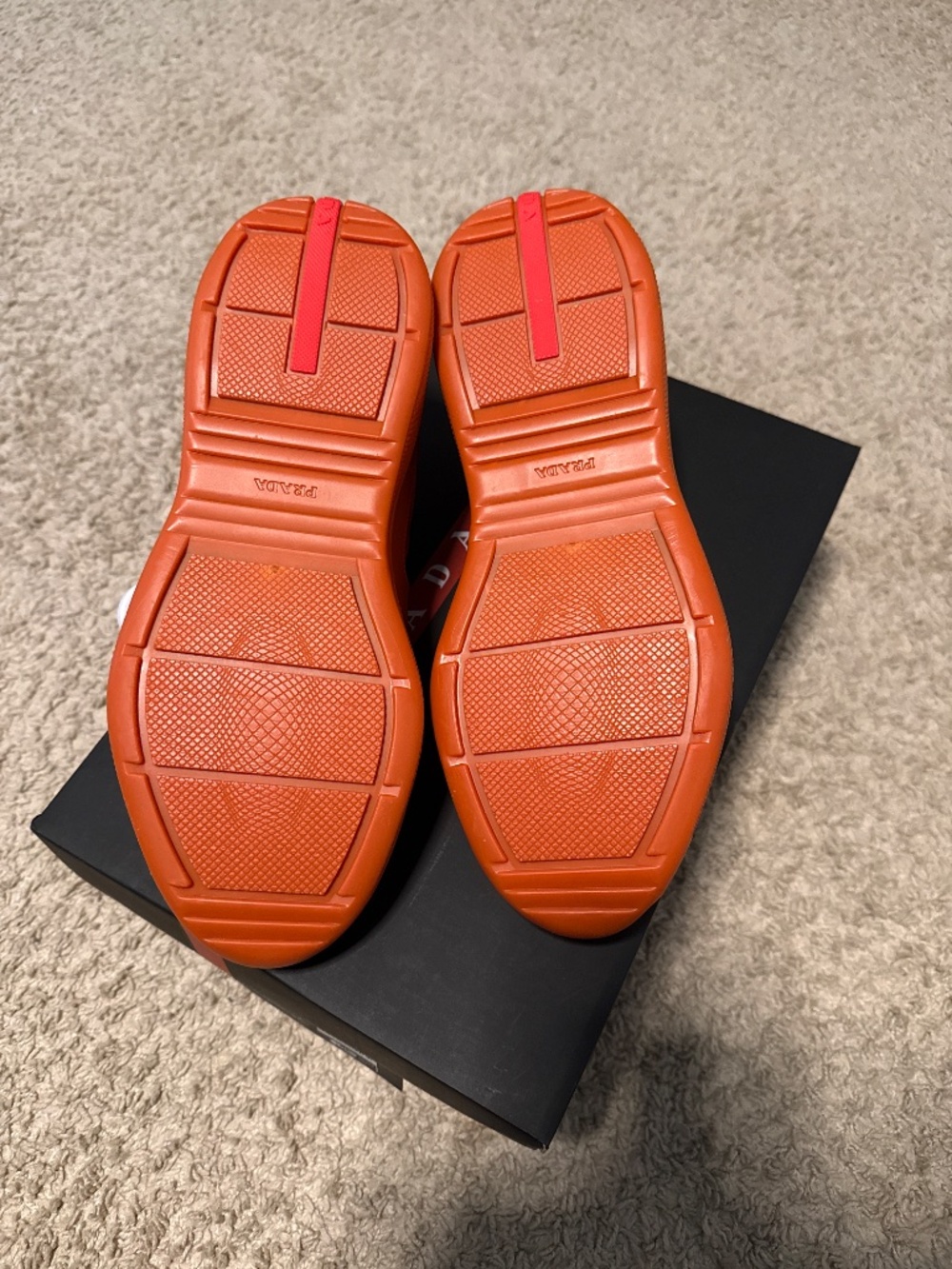 Prada America’s Cup Soft Rubber - Picture 5 of 8